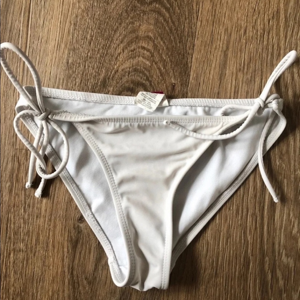 Bikini bottom bundle! - Picture 2 of 7